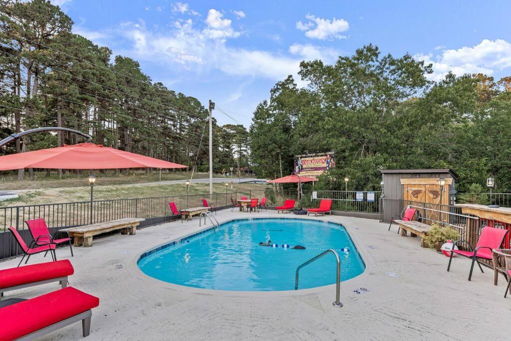 Stonegate Lodge 2 Queen Beds Wifi 50In Roku Tv Salt Water Pool Room #105 Eureka Springs Ngoại thất bức ảnh